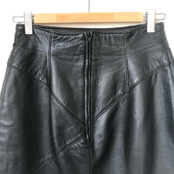 Vintage Leather Mini Skirt - Picture 5 of 8